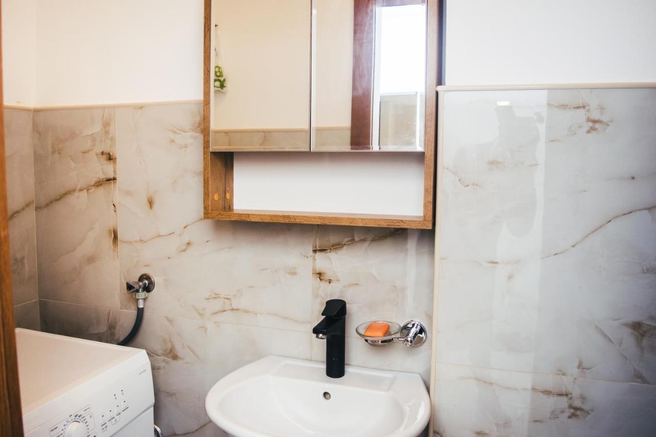Aparment Theatre Apartment Ni Екстериор снимка