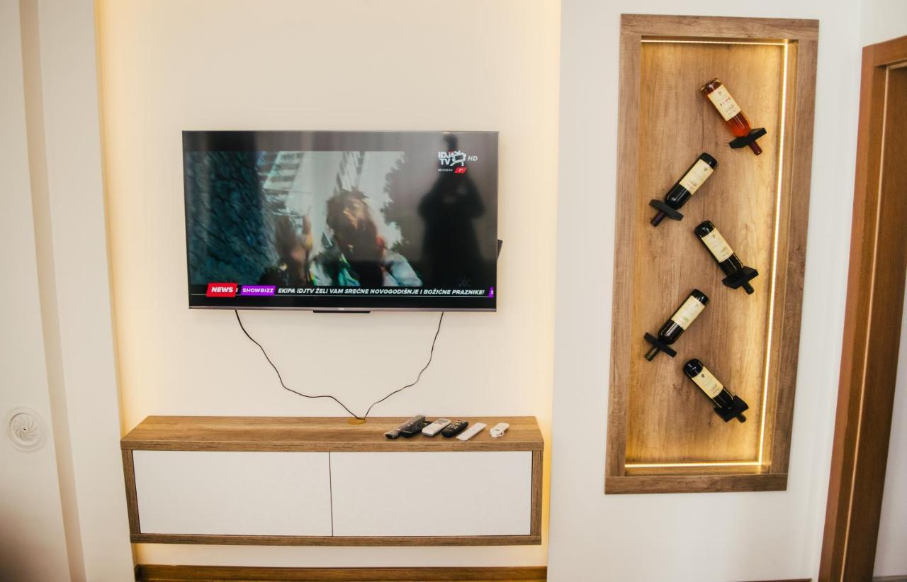 Aparment Theatre Apartment Ni Екстериор снимка