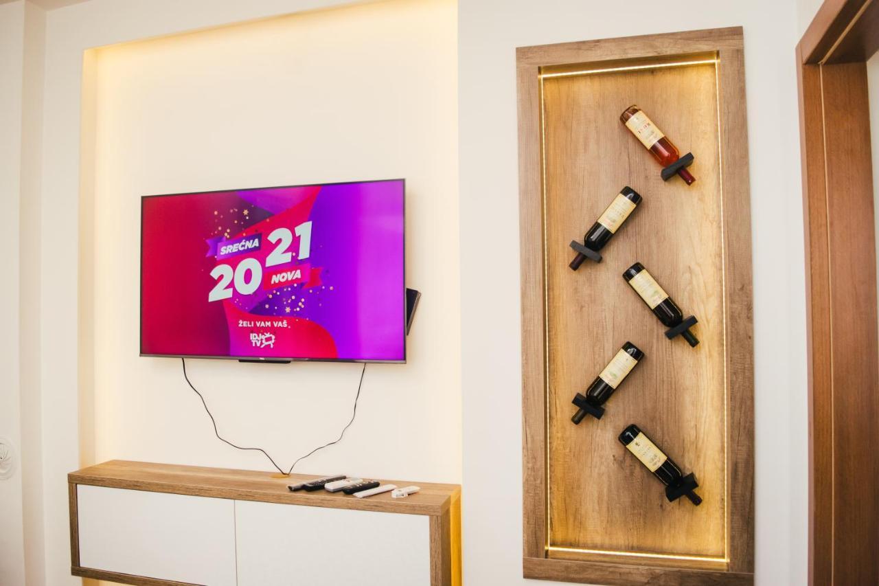 Aparment Theatre Apartment Ni Екстериор снимка